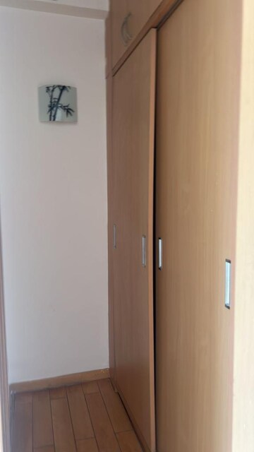 Room in 3 BHK Apartment at Jaypee Green Crescent Court, Jaypee Greens – for Rent