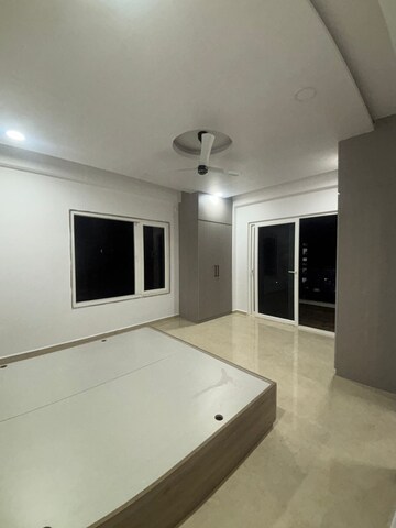 Room in 2 BHK Apartment at Besa – for Rent