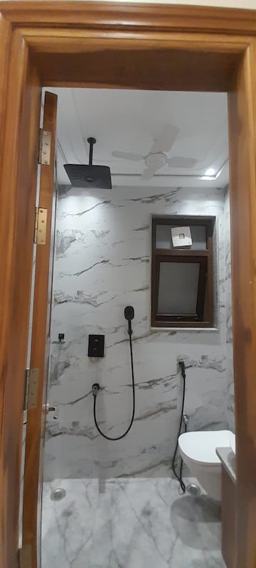 Room in 4 BHK Builder Floor at Chittaranjan Park – for Rent