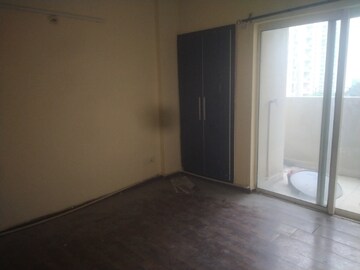 Room in 2 BHK Apartment at Paras Seasons, Sector 168 – for Rent
