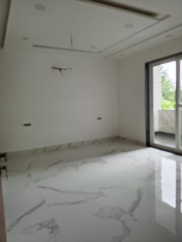 Room in 4 BHK Builder Floor at Sector 46 – for Sale
