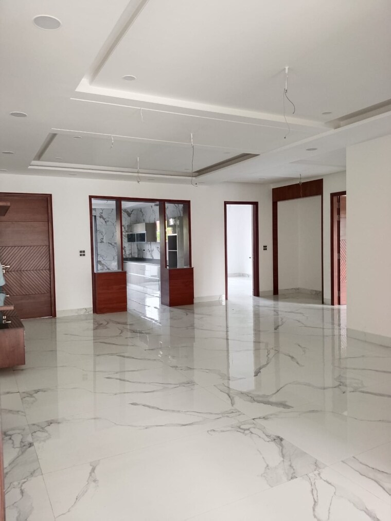 Room, sector 46 4 Bedroom 4500 Sq.Ft. Builder Floor In Sector 46 Faridabad 9153387