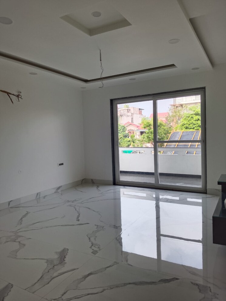 Room, sector 46 4 Bedroom 4500 Sq.Ft. Builder Floor In Sector 46 Faridabad 9153387