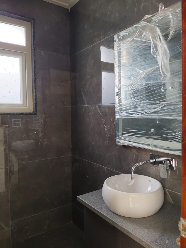 Bathroom, sector 46 4 Bedroom 4500 Sq.Ft. Builder Floor In Sector 46 Faridabad 9153387