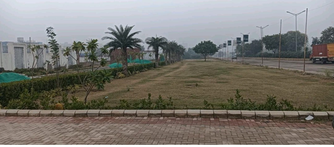 Plot For Sale in SBTL Gateway 95