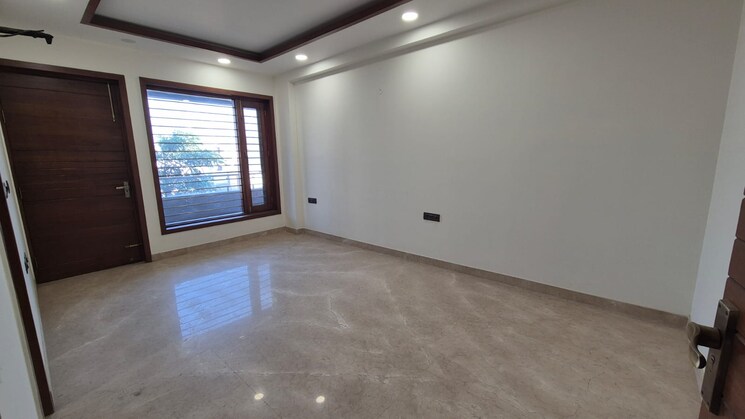 Room, sector 46 4 Bedroom 4500 Sq.Ft. Builder Floor In Sector 46 Faridabad 9153403