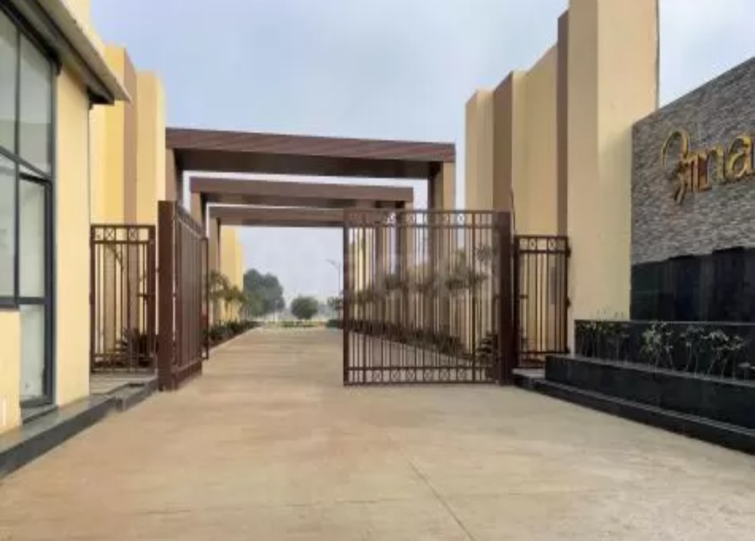 Plot For Sale in Orris Aanandam Ora