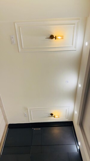 Furnished Amenities in 3 BHK Builder Floor at Chittaranjan Park – for Sale