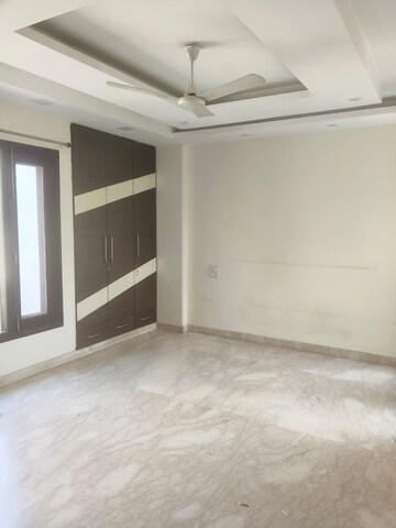 Room in 4 BHK Builder Floor at Greater Kailash ii – for Rent