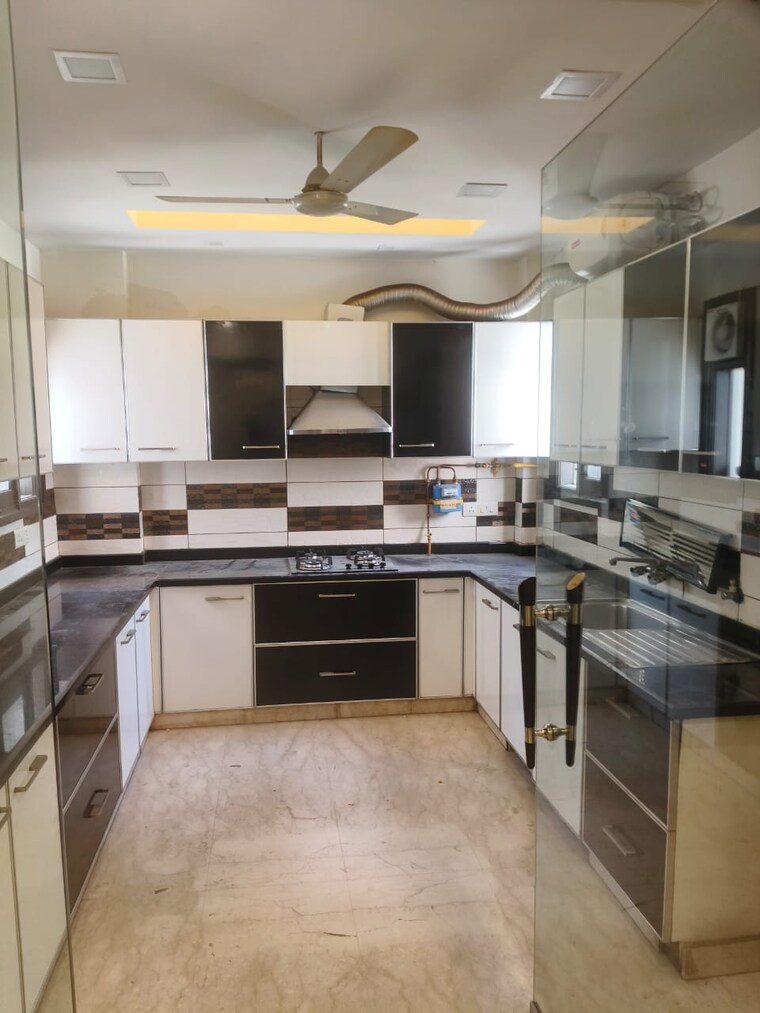 Kitchen, greater kailash ii 4 Bedroom 300 Sq.Yd. Builder Floor In Greater Kailash ii Delhi 9153438