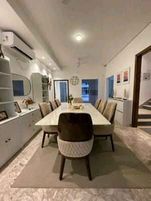 Team Area in 4 BHK Builder Floor at SS Linden, Sector 84 – for Sale