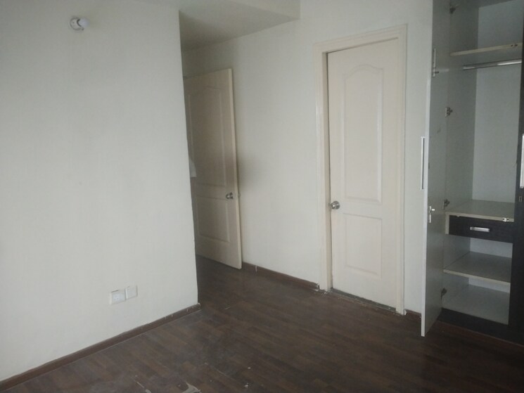 Room, paras-seasons 3 Bedroom 1165 Sq.Ft. Apartment In Sector 168 Noida 9153445