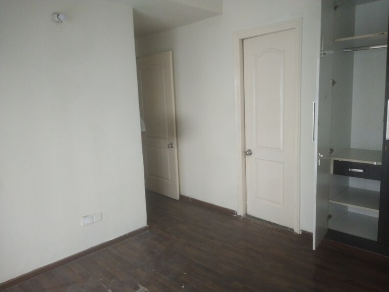 Room, paras-seasons 3 Bedroom 1165 Sq.Ft. Apartment In Sector 168 Noida 9153445