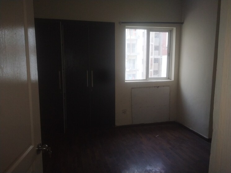Room, paras-seasons 3 Bedroom 1165 Sq.Ft. Apartment In Sector 168 Noida 9153445