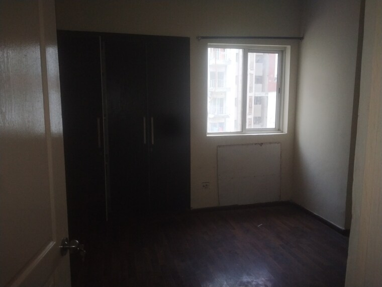 Room, paras-seasons 3 Bedroom 1165 Sq.Ft. Apartment In Sector 168 Noida 9153445