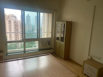 Room in 4 BHK Apartment at Hiranandani Estate Evelina, Ghodbunder Road – for Rent