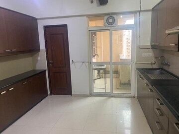 Room in 4 BHK Apartment at Hiranandani Estate Evelina, Ghodbunder Road – for Rent