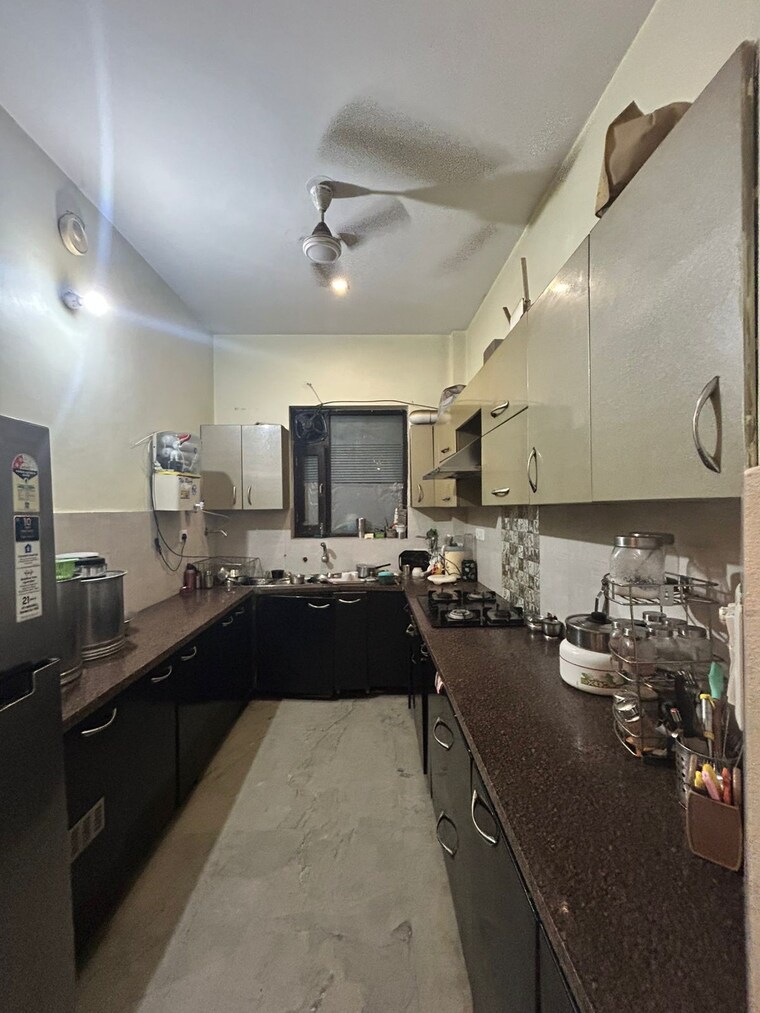 Kitchen, palam vihar 3 Bedroom 190 Sq.Yd. Builder Floor In Palam Vihar Gurgaon 9153500
