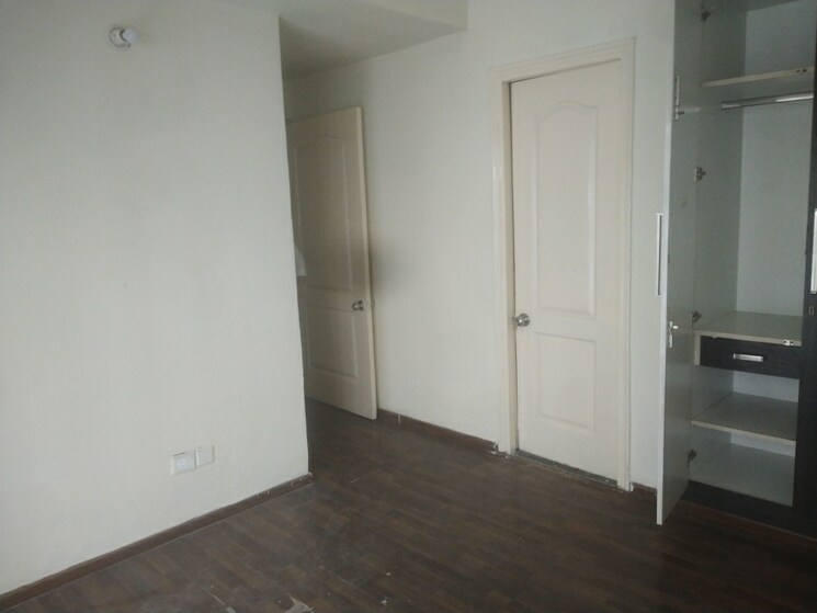 Room, paras-seasons 3 Bedroom 1165 Sq.Ft. Apartment In Sector 168 Noida 9153514