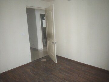Room in 3 BHK Apartment at Paras Seasons, Sector 168 – for Rent