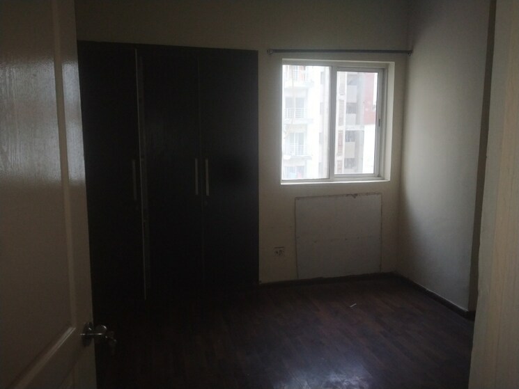 Room, paras-seasons 3 Bedroom 1165 Sq.Ft. Apartment In Sector 168 Noida 9153514