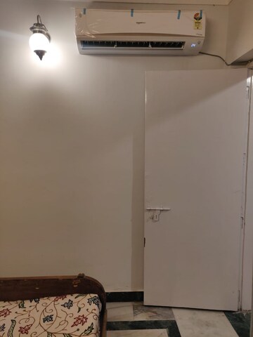 Furnished Amenities in 1 BHK Builder Floor at Greater Kailash I – for Rent