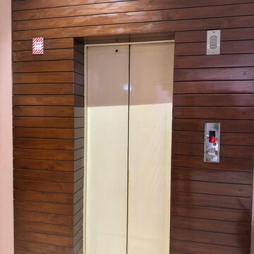 Building Lobby in 6+ BHK Villa at RBC II, Acharya Puri – for Sale