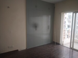 Room in 3 BHK Apartment at Paras Seasons, Sector 168 – for Sale