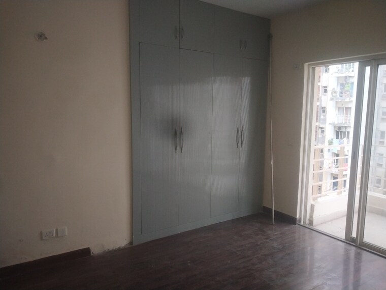 Room, paras-seasons 3 Bedroom 1625 Sq.Ft. Apartment In Sector 168 Noida 9153523