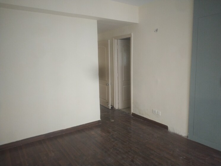 Room, paras-seasons 3 Bedroom 1625 Sq.Ft. Apartment In Sector 168 Noida 9153523