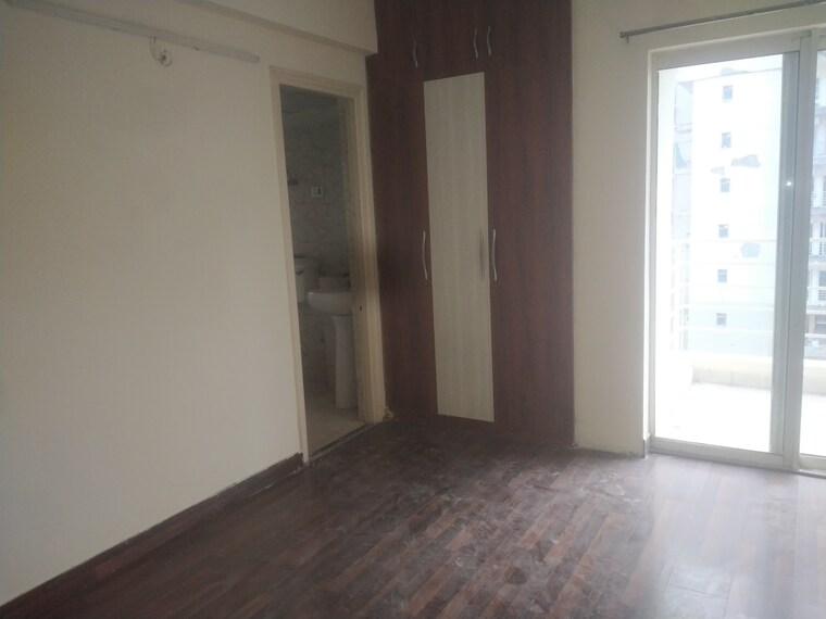 Room, paras-seasons 3 Bedroom 1625 Sq.Ft. Apartment In Sector 168 Noida 9153523