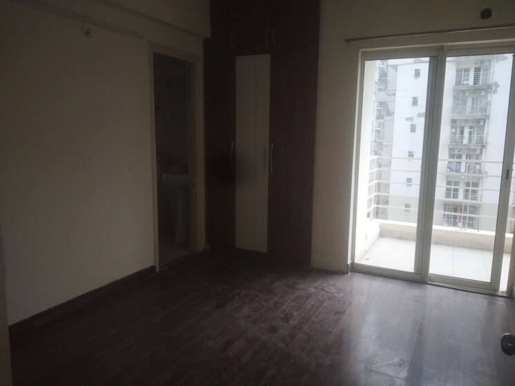 Room, paras-seasons 3 Bedroom 1625 Sq.Ft. Apartment In Sector 168 Noida 9153523