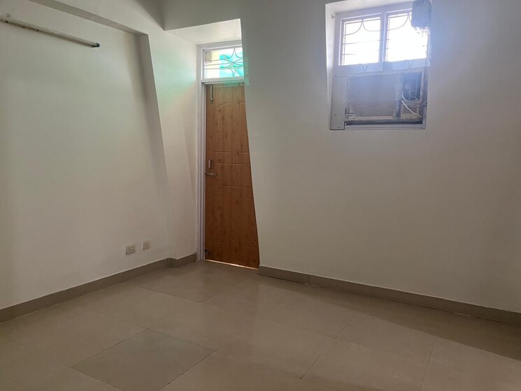 Room, parsvnath-green-ville 3 Bedroom 2020 Sq.Ft. Apartment In Sector 48 Gurgaon 9153533