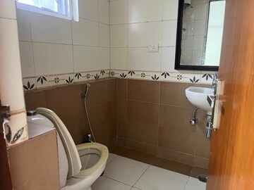 Bathroom in 3 BHK Apartment at Parsvnath Green Ville, Sector 48 – for Rent