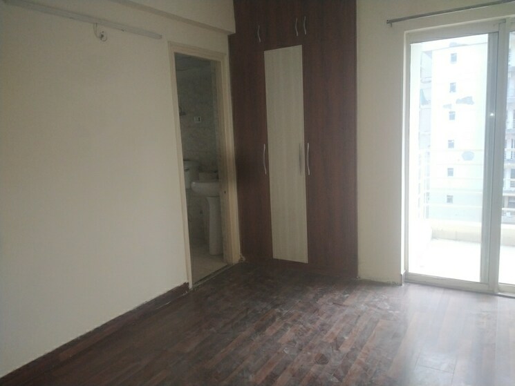 Room, paras-seasons 3 Bedroom 1625 Sq.Ft. Apartment In Sector 168 Noida 9153544