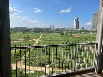Balcony in 3 BHK Builder Floor at Smart World Orchard, Sector 61 – for Rent