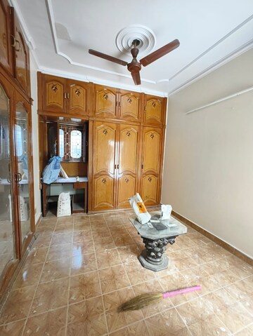Living Room in 2 BHK Builder Floor at Masjid Moth DDA Flats RWA, Greater Kailash I – for Rent