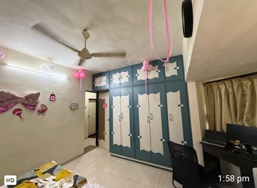 Team Area in 2 BHK Apartment at Lokhandwala Breeze Apartments, Andheri West – for Rent
