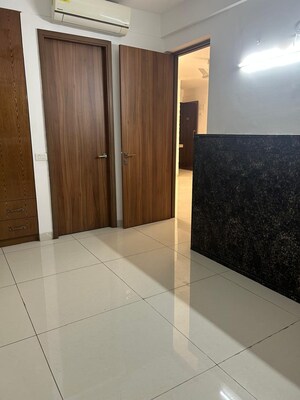 Room in 4 BHK Apartment at SNN Raj GreenBay, Electronic City Phase ii – for Rent