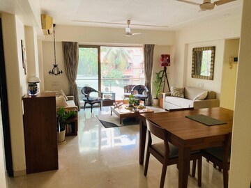 Team Area in 3 BHK Apartment at Eminente I, Khar West – for Sale