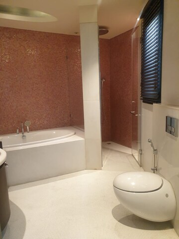 Bathroom in 6 BHK Independent House at Richmond Town – for Sale