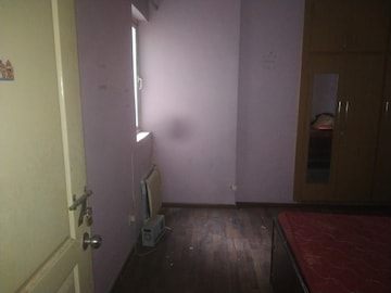 Room in 2 BHK Apartment at Paras Seasons, Sector 168 – for Rent