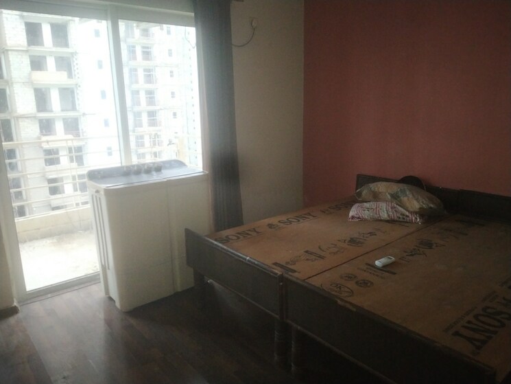Room, paras-seasons 2 Bedroom 795 Sq.Ft. Apartment In Sector 168 Noida 9153578