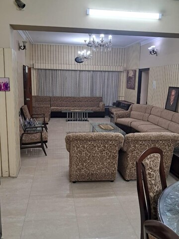 Living Room in 6 BHK Independent House at Rock House, Jayamahal – for Sale