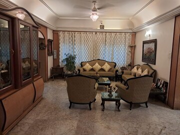 Living Room in 6 BHK Independent House at Rock House, Jayamahal – for Sale