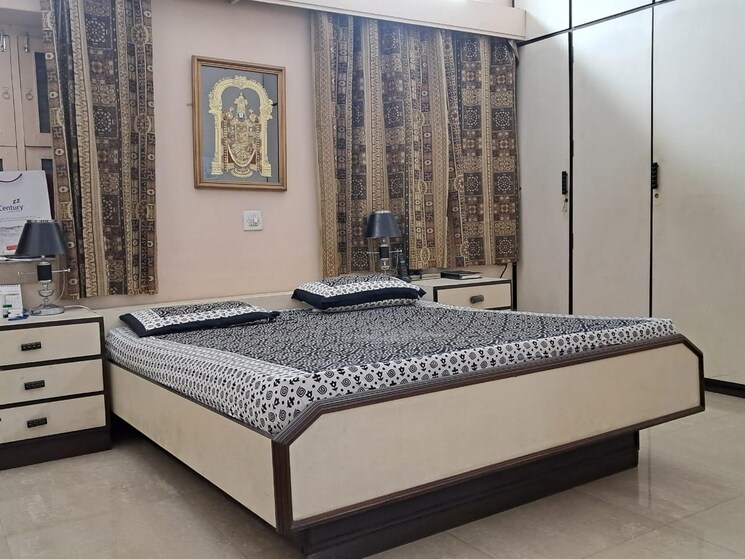 Bedroom, rock-house 6 Bedroom 8100 Sq.Ft. Independent House In Jayamahal Bangalore 9153562