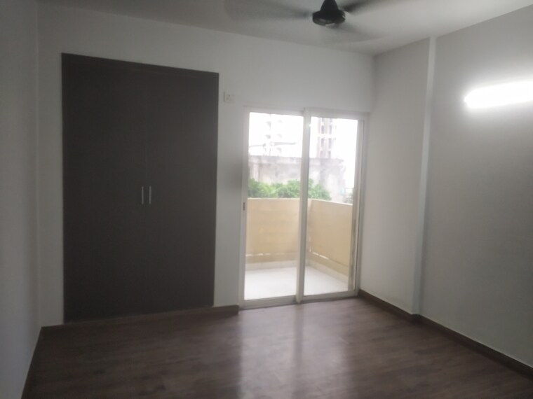 Room, paras-seasons 2 Bedroom 985 Sq.Ft. Apartment In Sector 168 Noida 9153596