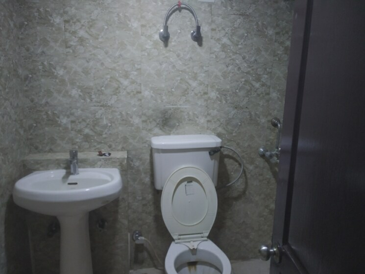 Bathroom, paras-seasons 2 Bedroom 985 Sq.Ft. Apartment In Sector 168 Noida 9153617