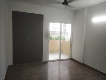 Room in 2 BHK Apartment at Paras Seasons, Sector 168 – for Rent