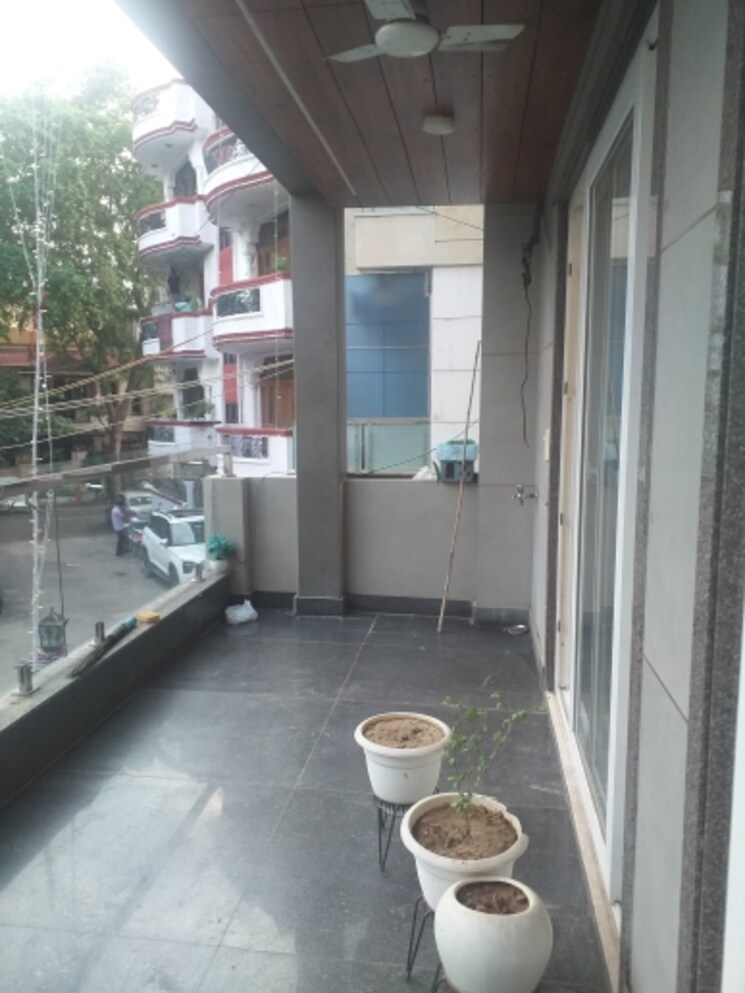 Balcony, new rajinder nagar 3 Bedroom 1560 Sq.Ft. Builder Floor In New Rajinder Nagar Delhi 9153642